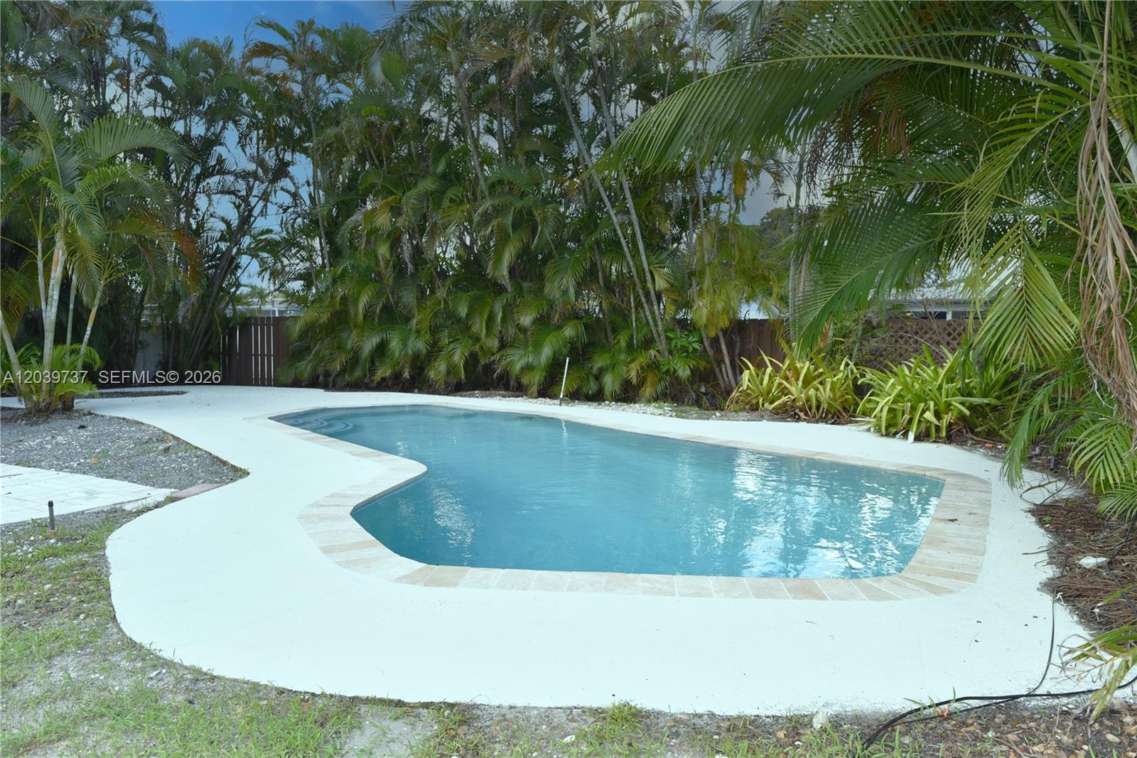 A12039737 Property Photo 18
