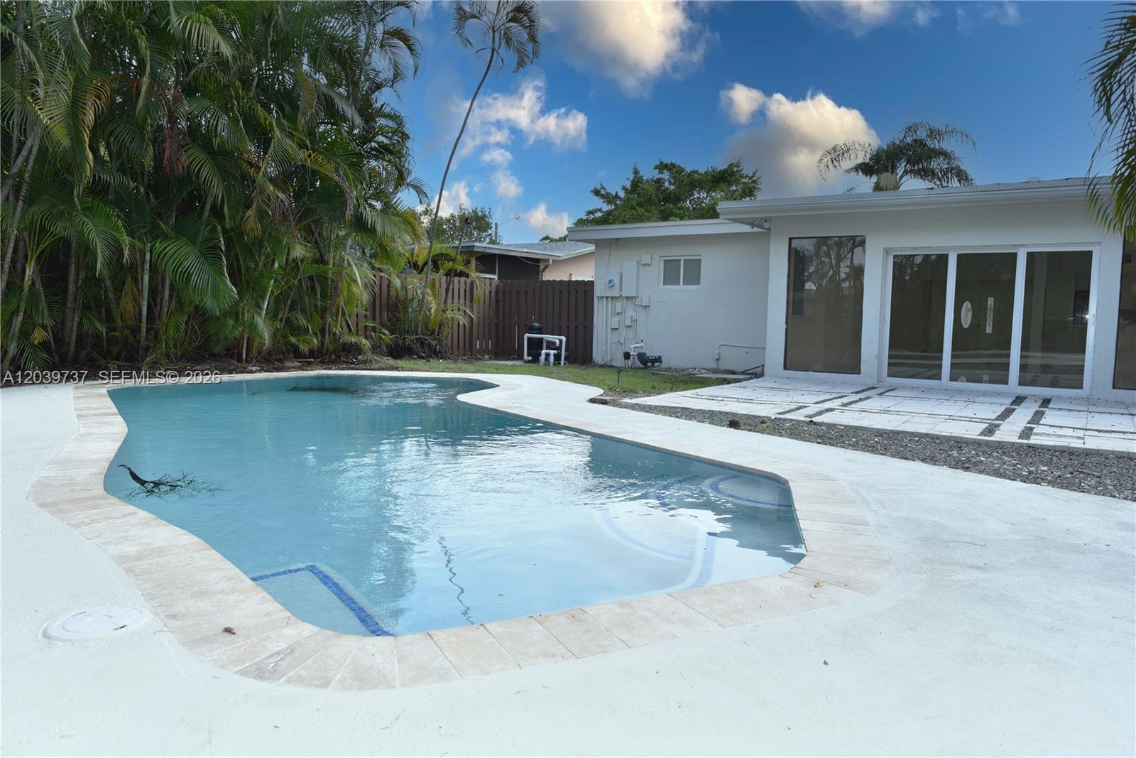 A12039737 Property Photo 19