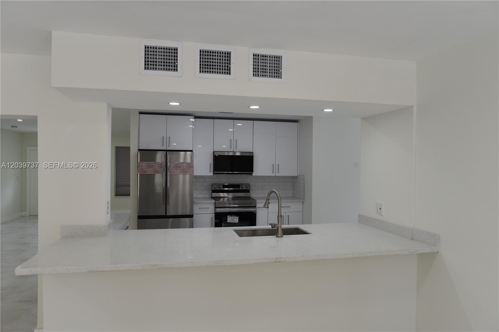 A12039737 Property Photo 25