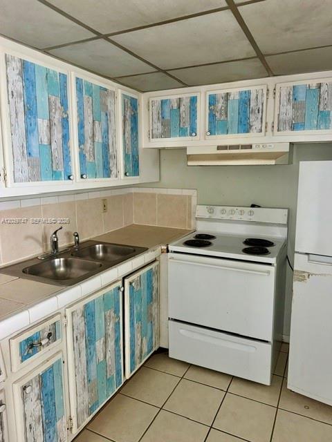 119 Salisbury E Property Photo 3