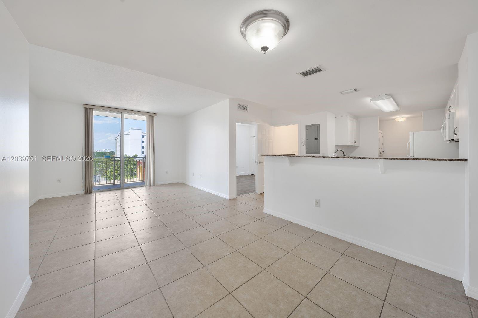 215 Sw 42nd Avenue 507 Property Photo 2