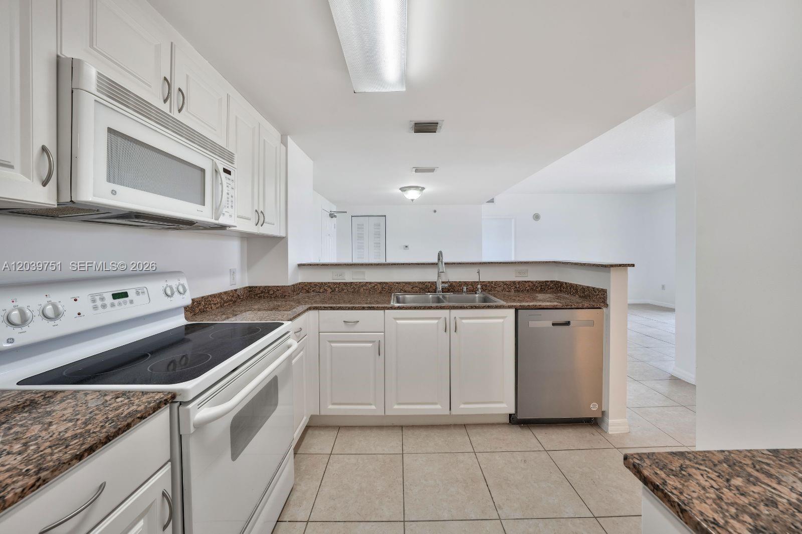 215 Sw 42nd Avenue 507 Property Photo 7