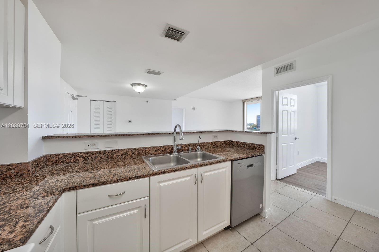 215 Sw 42nd Avenue 507 Property Photo 8
