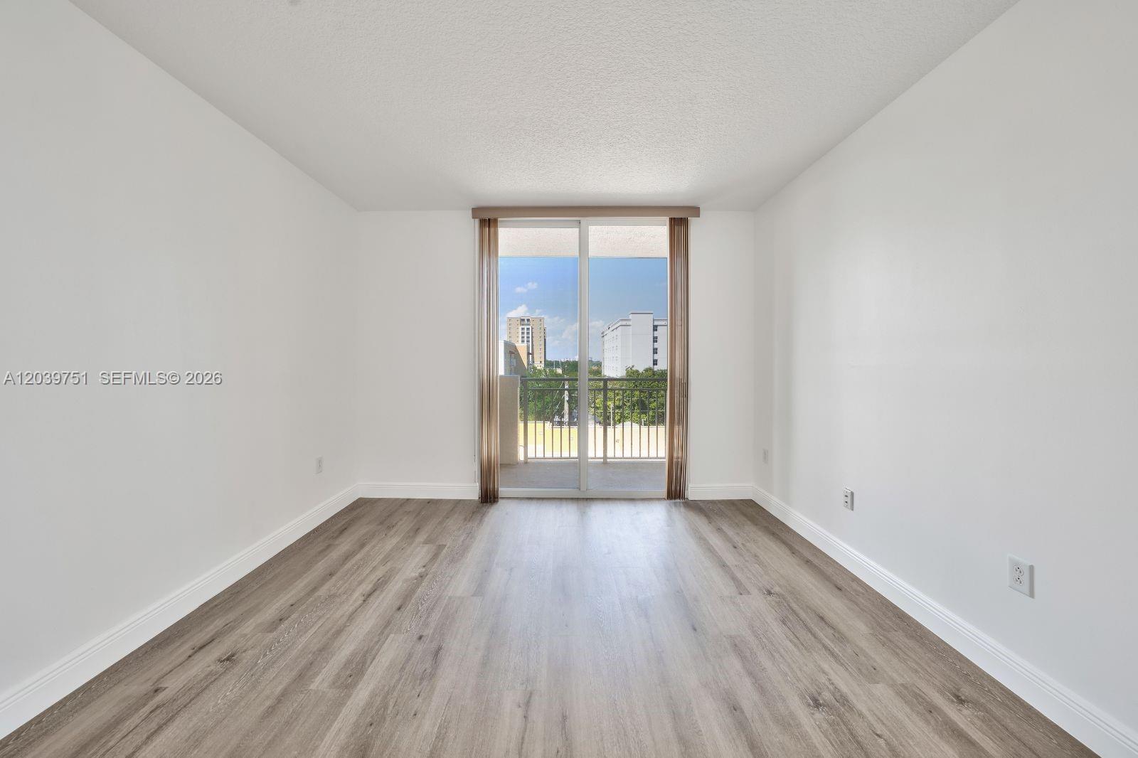 215 Sw 42nd Avenue 507 Property Photo 16