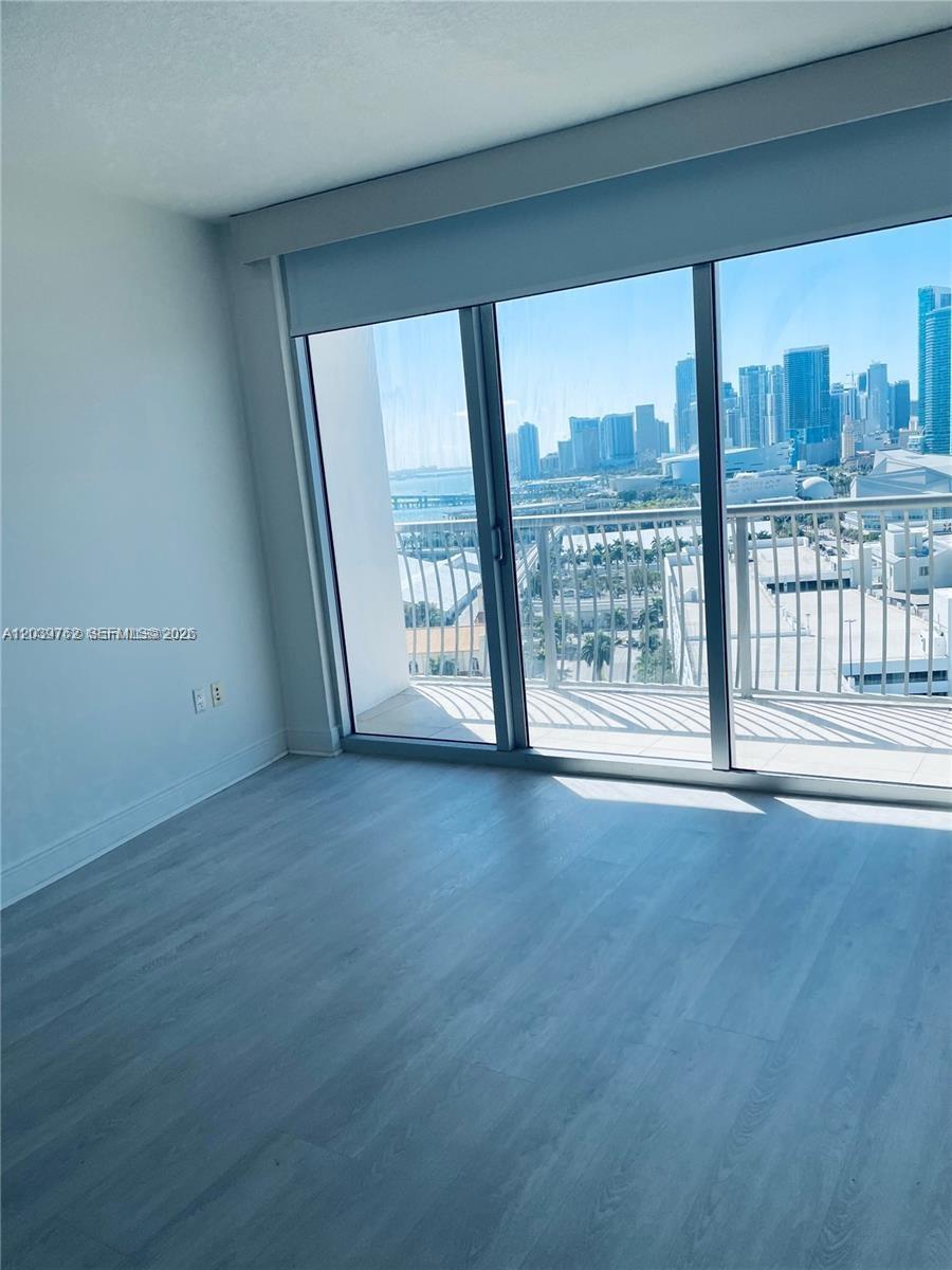 1750 N Bayshore Drive 2112 Property Photo 5