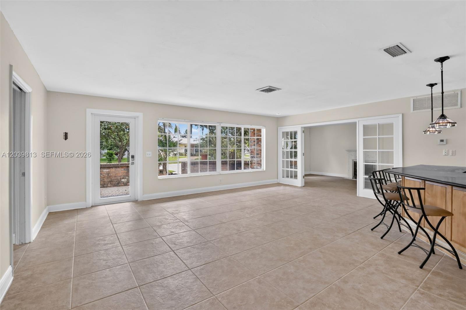 5511 Taylor Street Property Photo 3