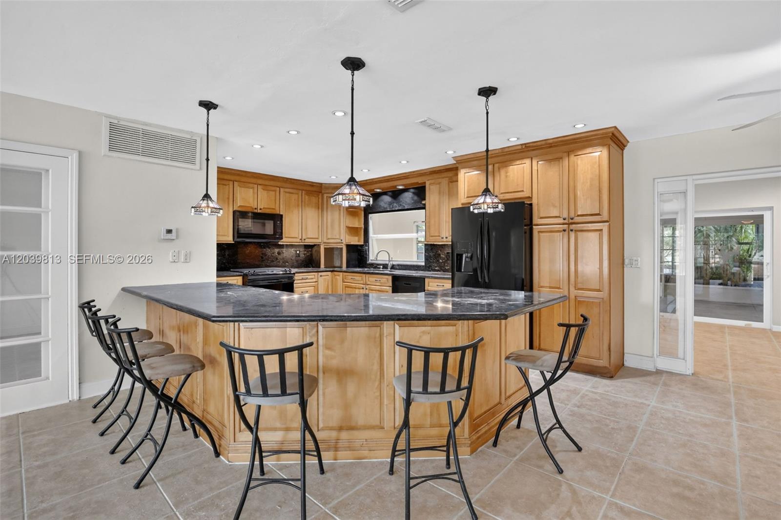 5511 Taylor Street Property Photo 4