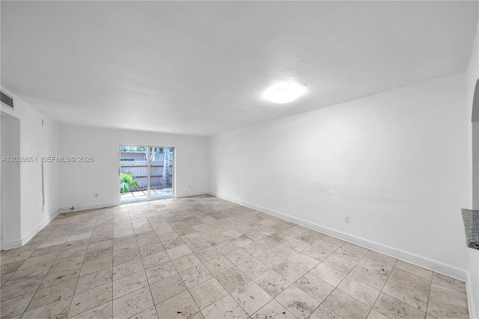 8650 Sw 67th Avenue 1010 Property Photo 6