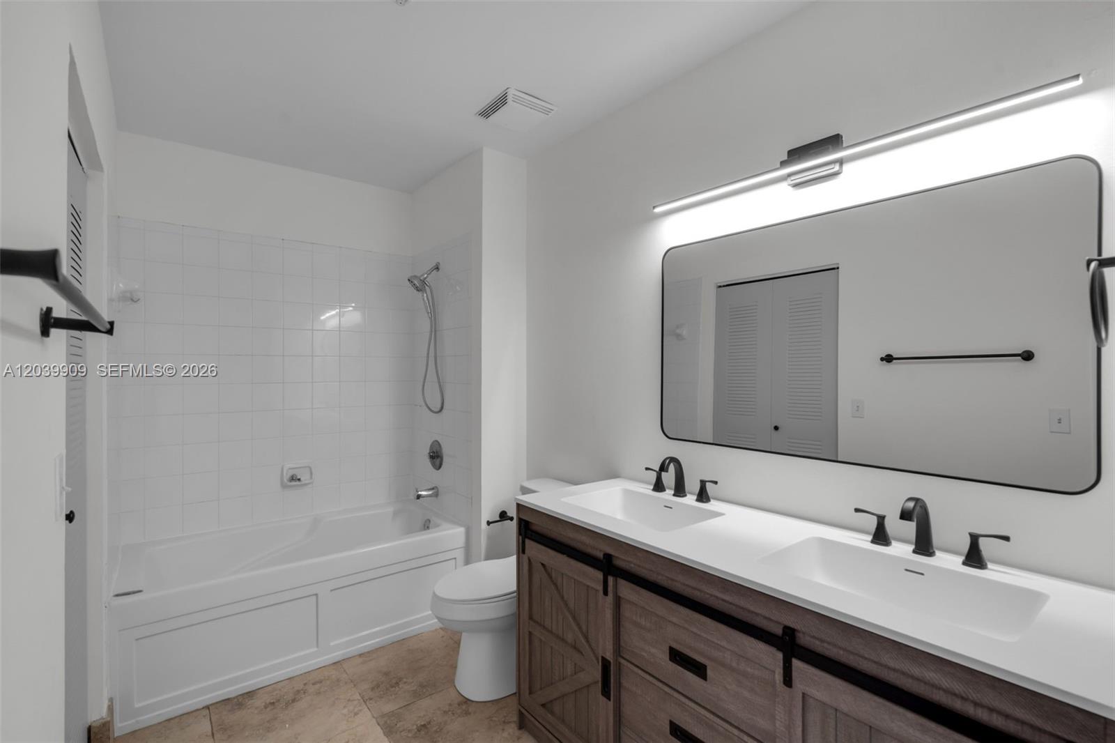520 Se 5th Avenue 1707 Property Photo 15