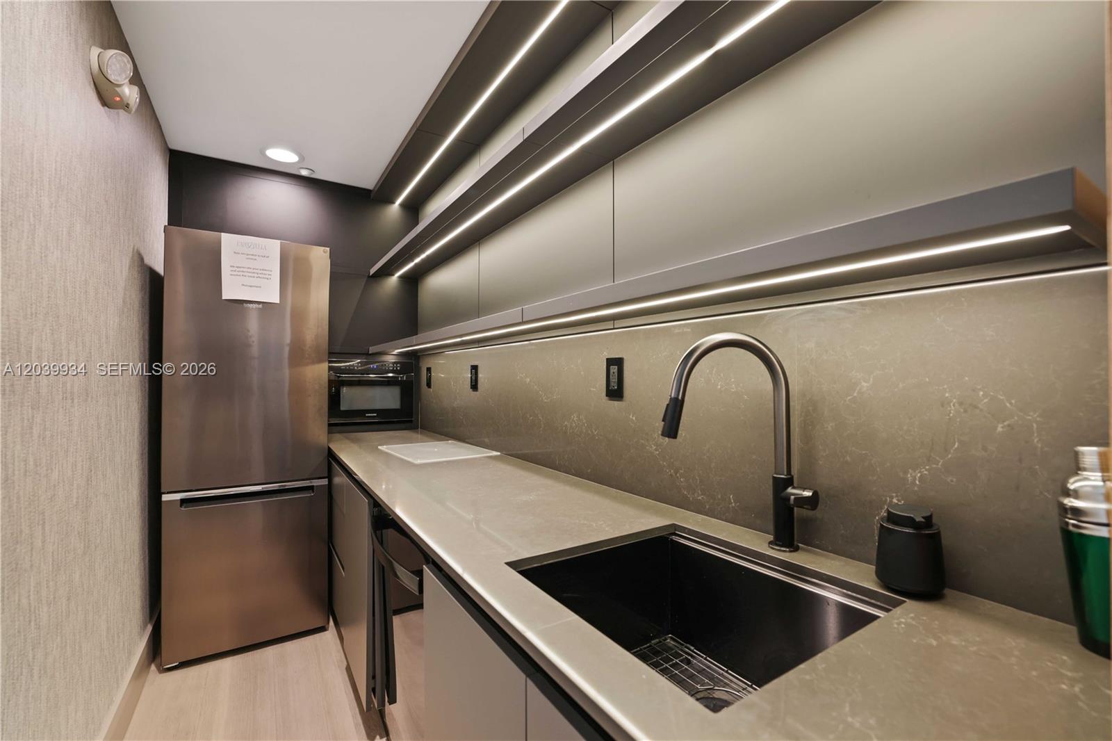 5025 Collins Avenue 1103-1104-1105 Property Photo 45