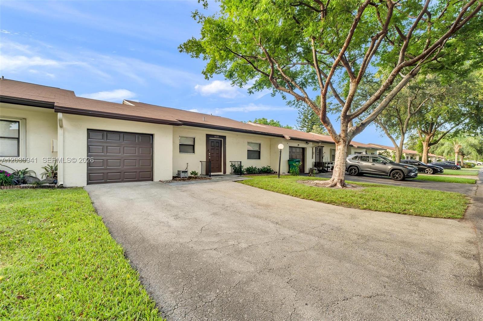 6633 N Parkway Drive 5-7 Property Photo 2