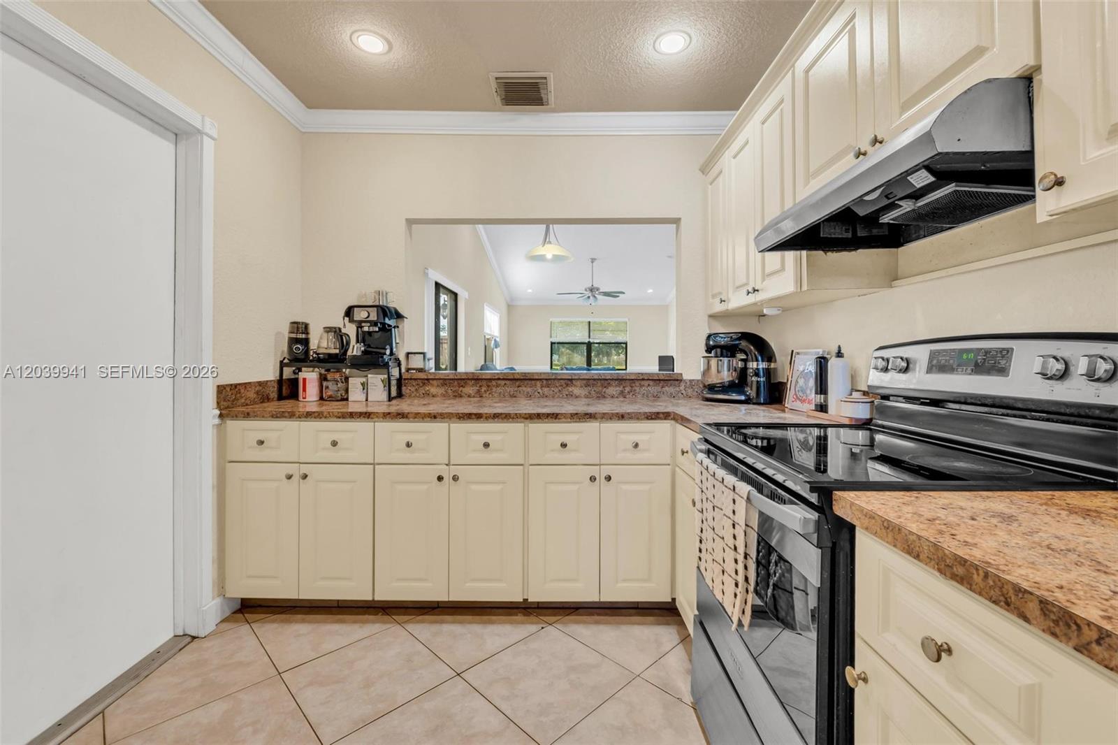6633 N Parkway Drive 5-7 Property Photo 7