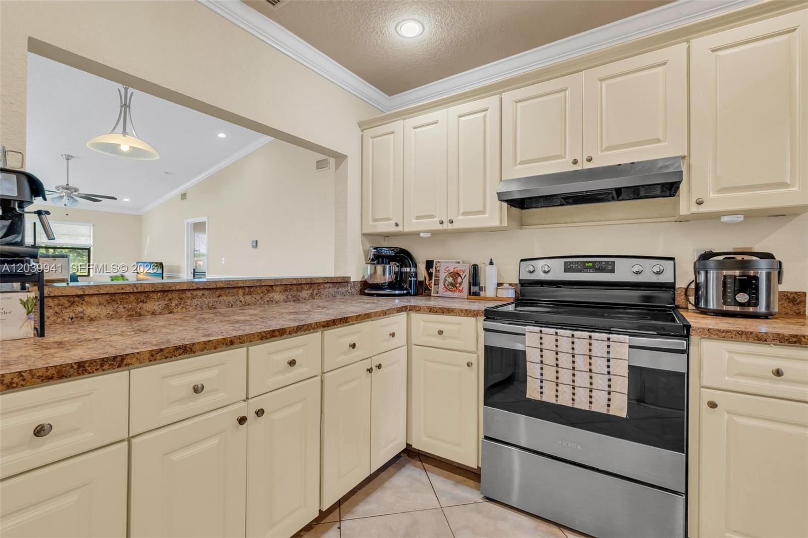 6633 N Parkway Drive 5-7 Property Photo 8