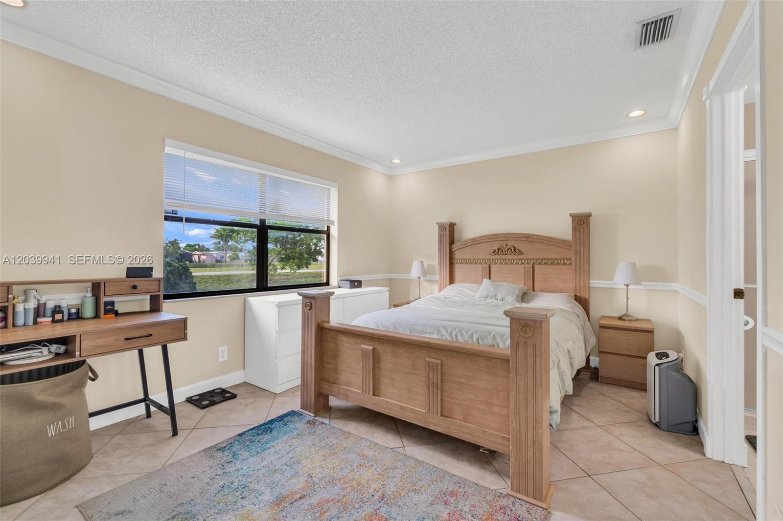 6633 N Parkway Drive 5-7 Property Photo 17
