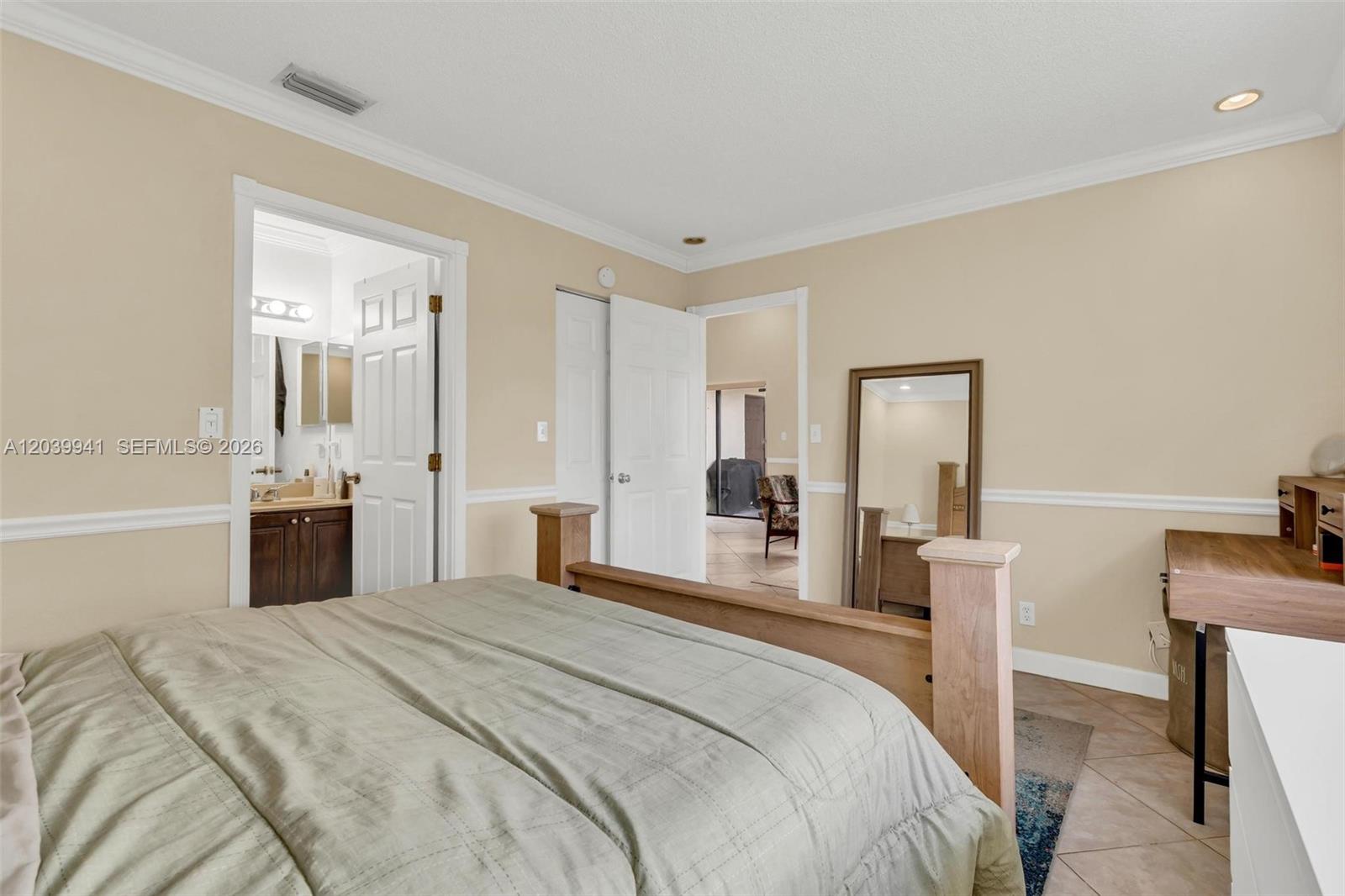6633 N Parkway Drive 5-7 Property Photo 18