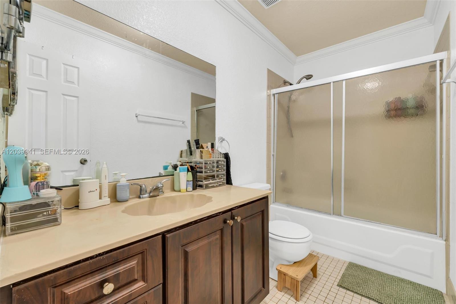 6633 N Parkway Drive 5-7 Property Photo 23