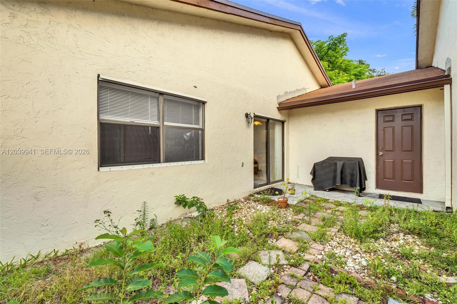 6633 N Parkway Drive 5-7 Property Photo 27