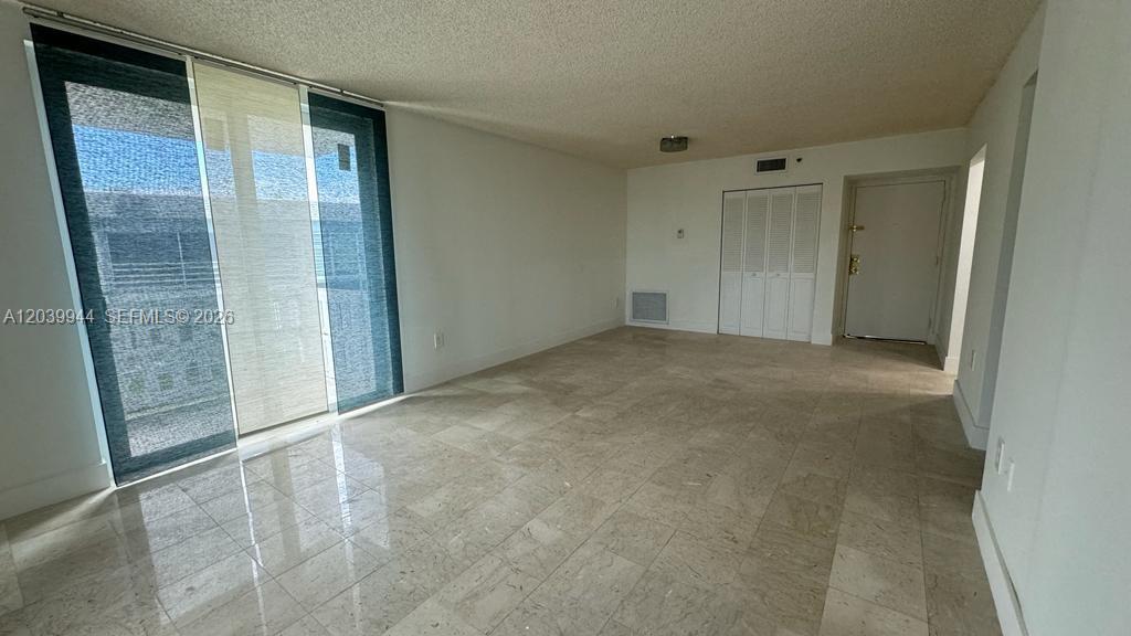 919 Hillcrest Drive 201 Property Photo 1