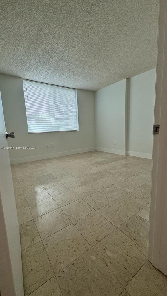 919 Hillcrest Drive 201 Property Photo 7