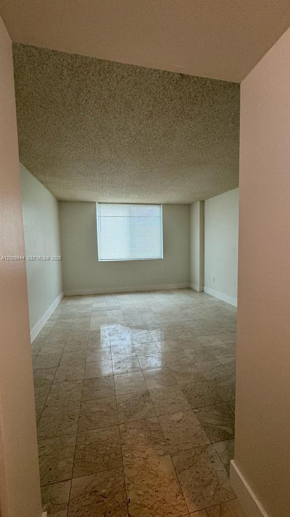 919 Hillcrest Drive 201 Property Photo 9