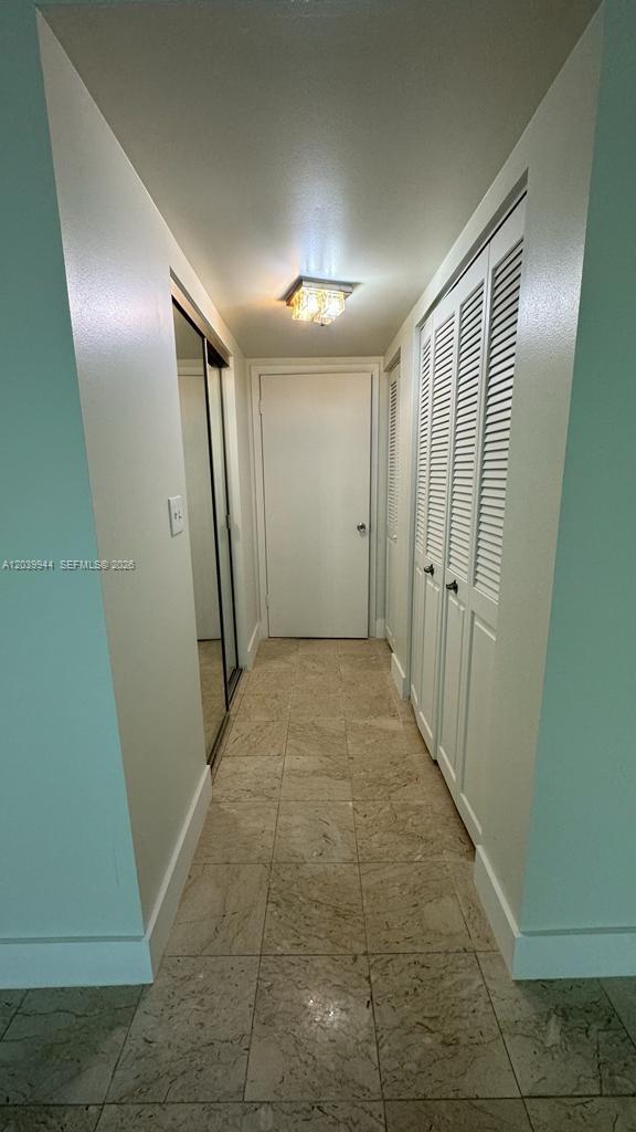 919 Hillcrest Drive 201 Property Photo 12
