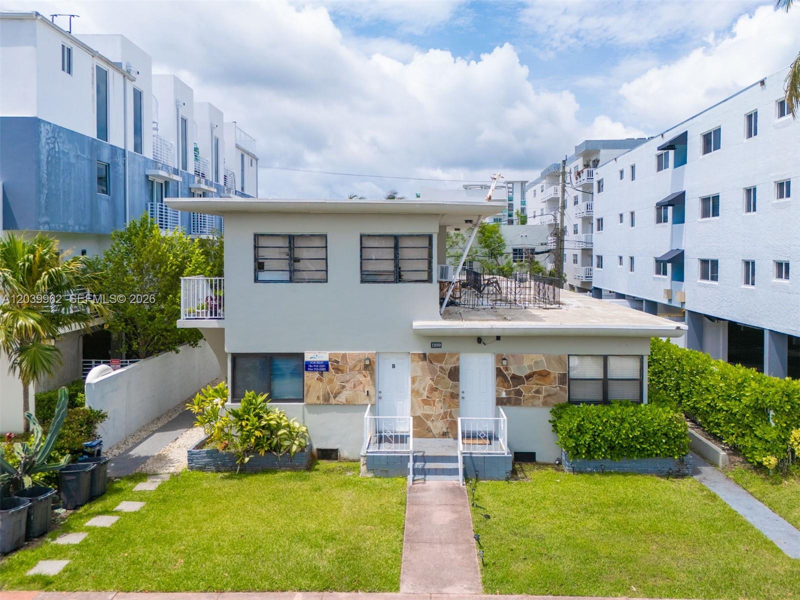 1980 Biarritz Drive Property Photo 1