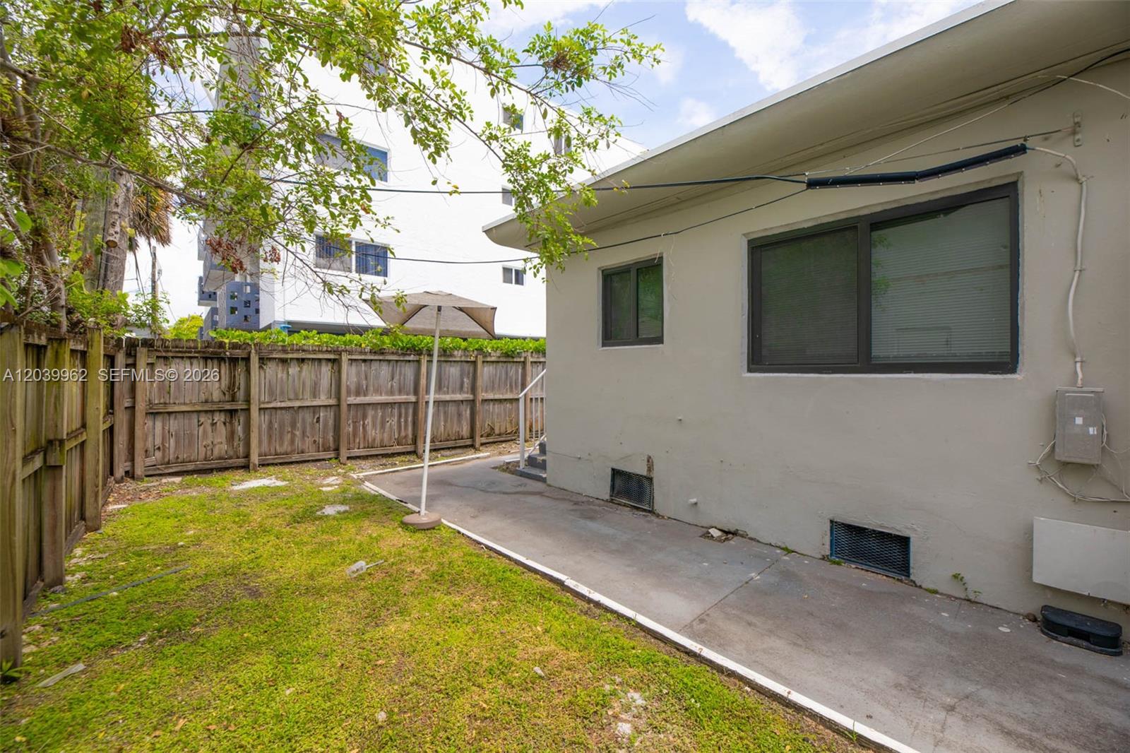 1980 Biarritz Drive Property Photo 14