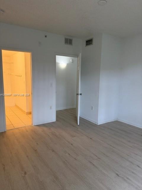 8030 N Nob Hill Road 102 Property Photo 15
