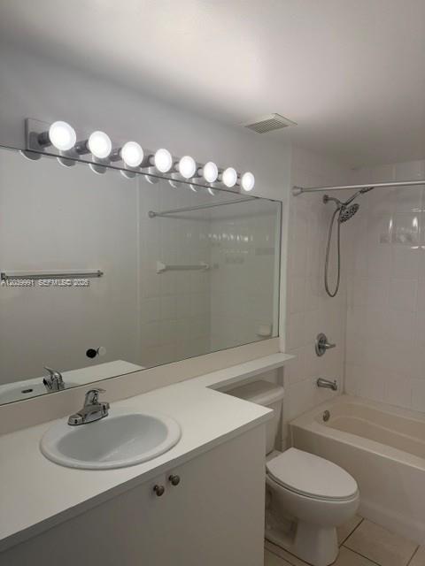 8030 N Nob Hill Road 102 Property Photo 17
