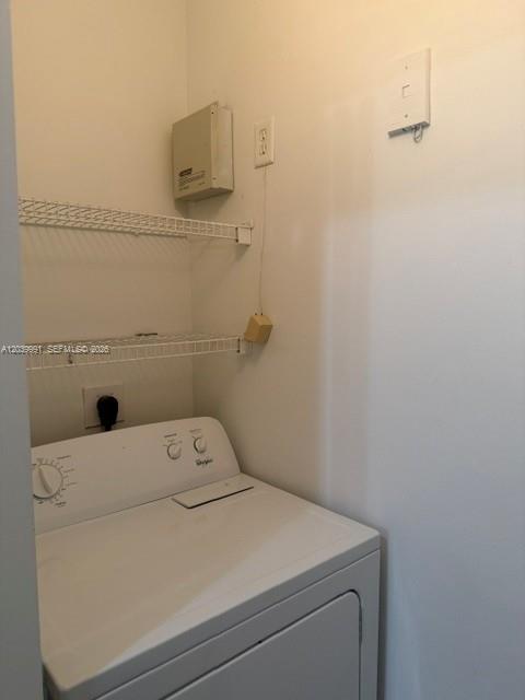 8030 N Nob Hill Road 102 Property Photo 18