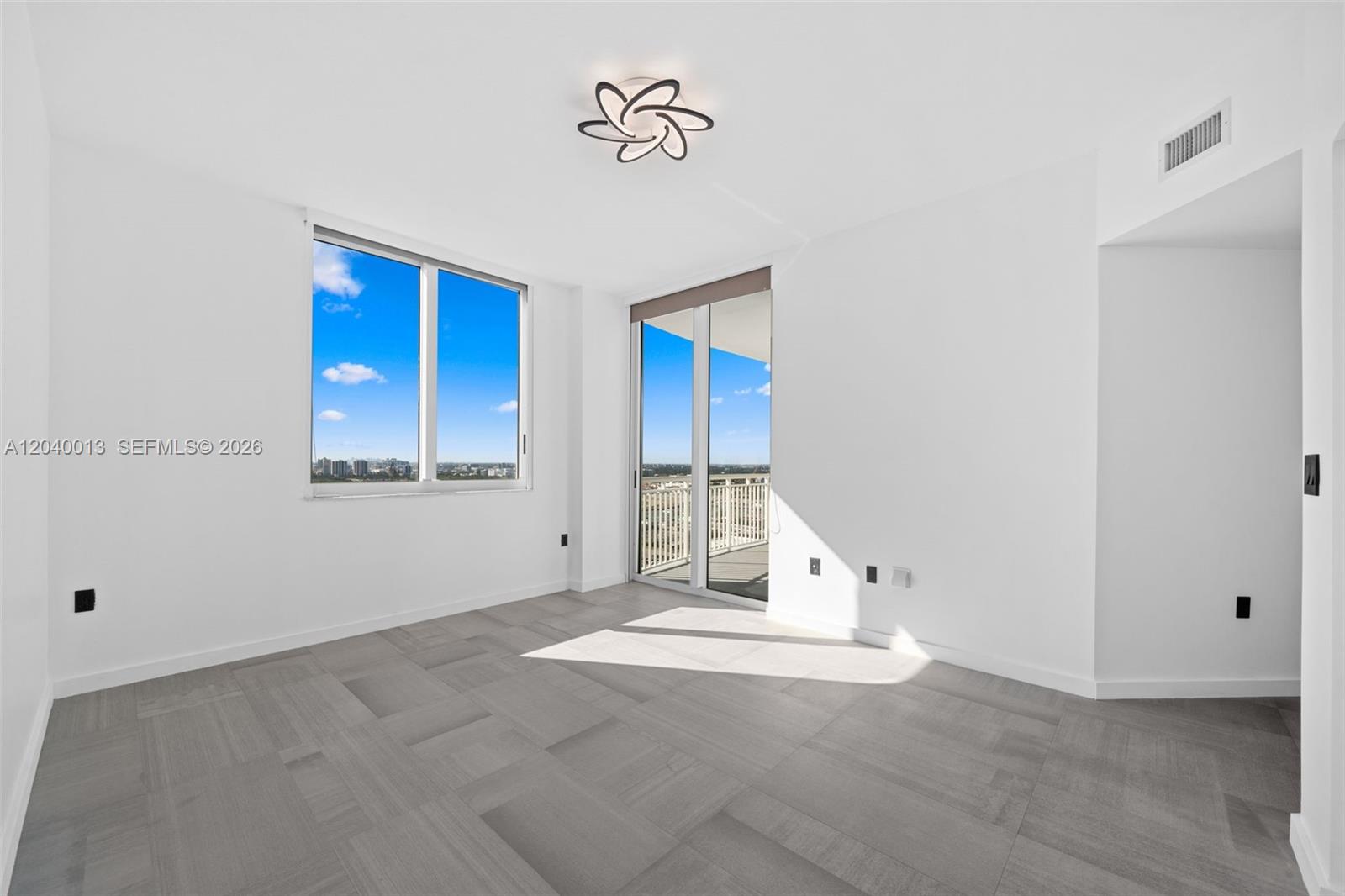 1745 E Hallandale Beach Boulevard Ph05w Property Photo 9