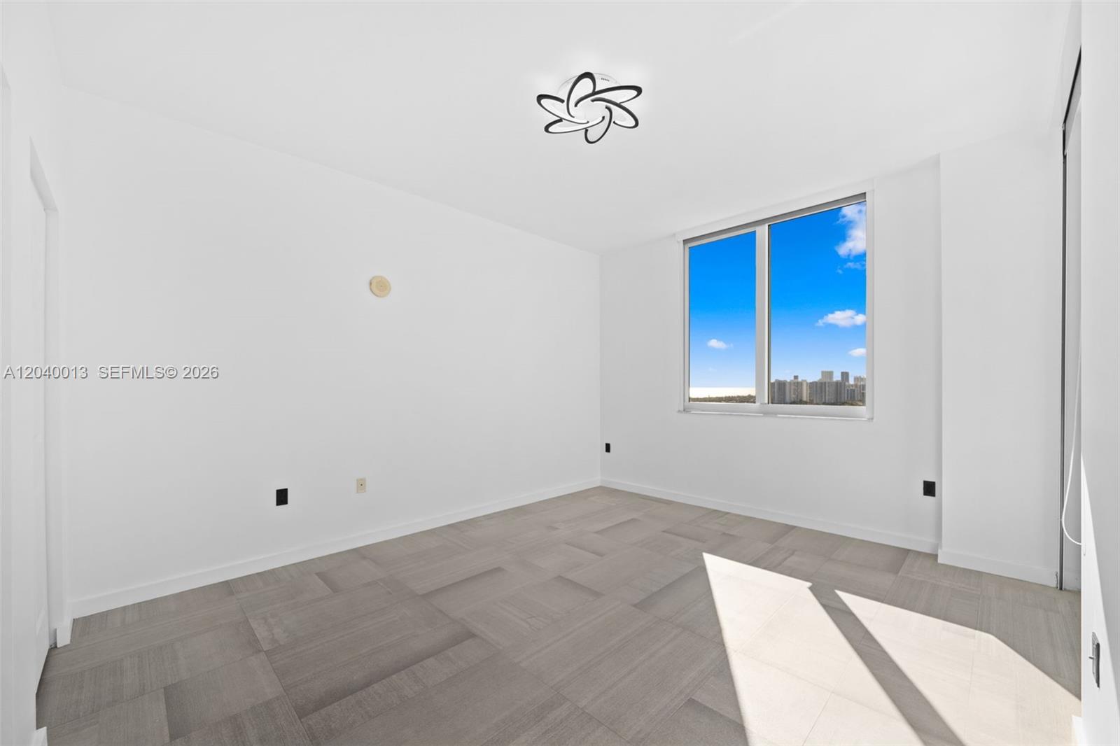 1745 E Hallandale Beach Boulevard Ph05w Property Photo 10
