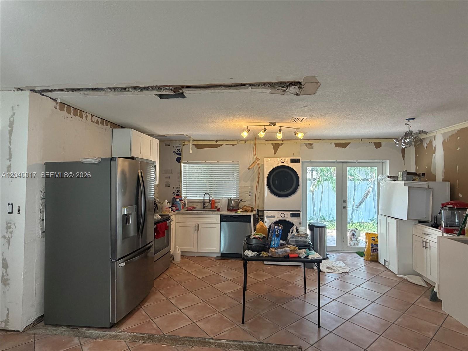 1800 Jamaica Drive Property Photo 3