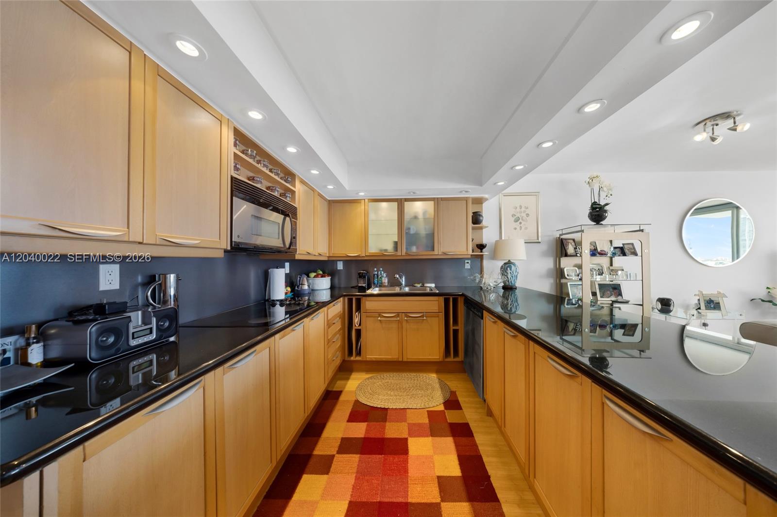 465 Ocean Drive 1009 Property Photo 9