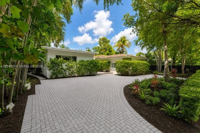 8 Pinta Road Property Photo 1