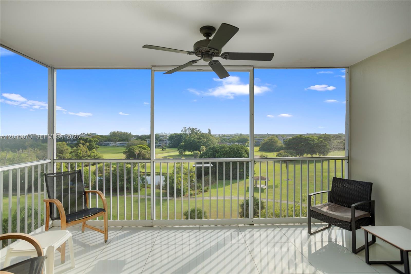 3050 N Palm Aire Drive 710 Property Photo 15