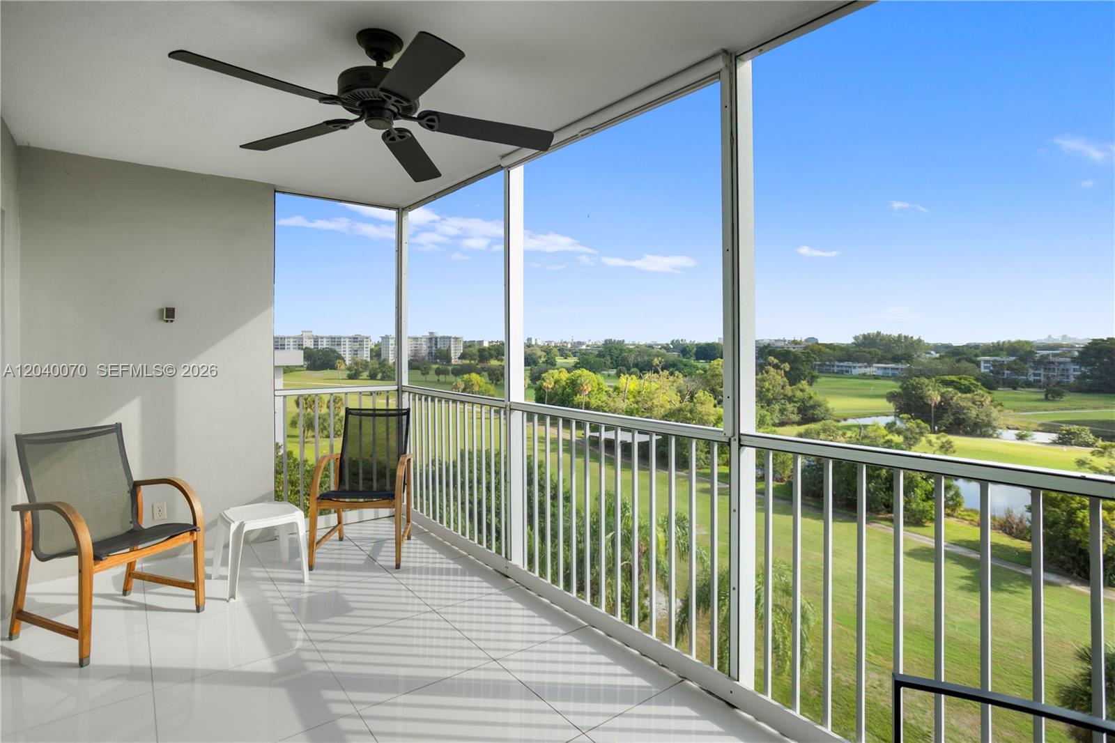 3050 N Palm Aire Drive 710 Property Photo 16