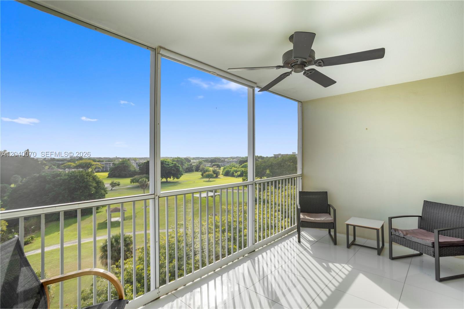 3050 N Palm Aire Drive 710 Property Photo 17