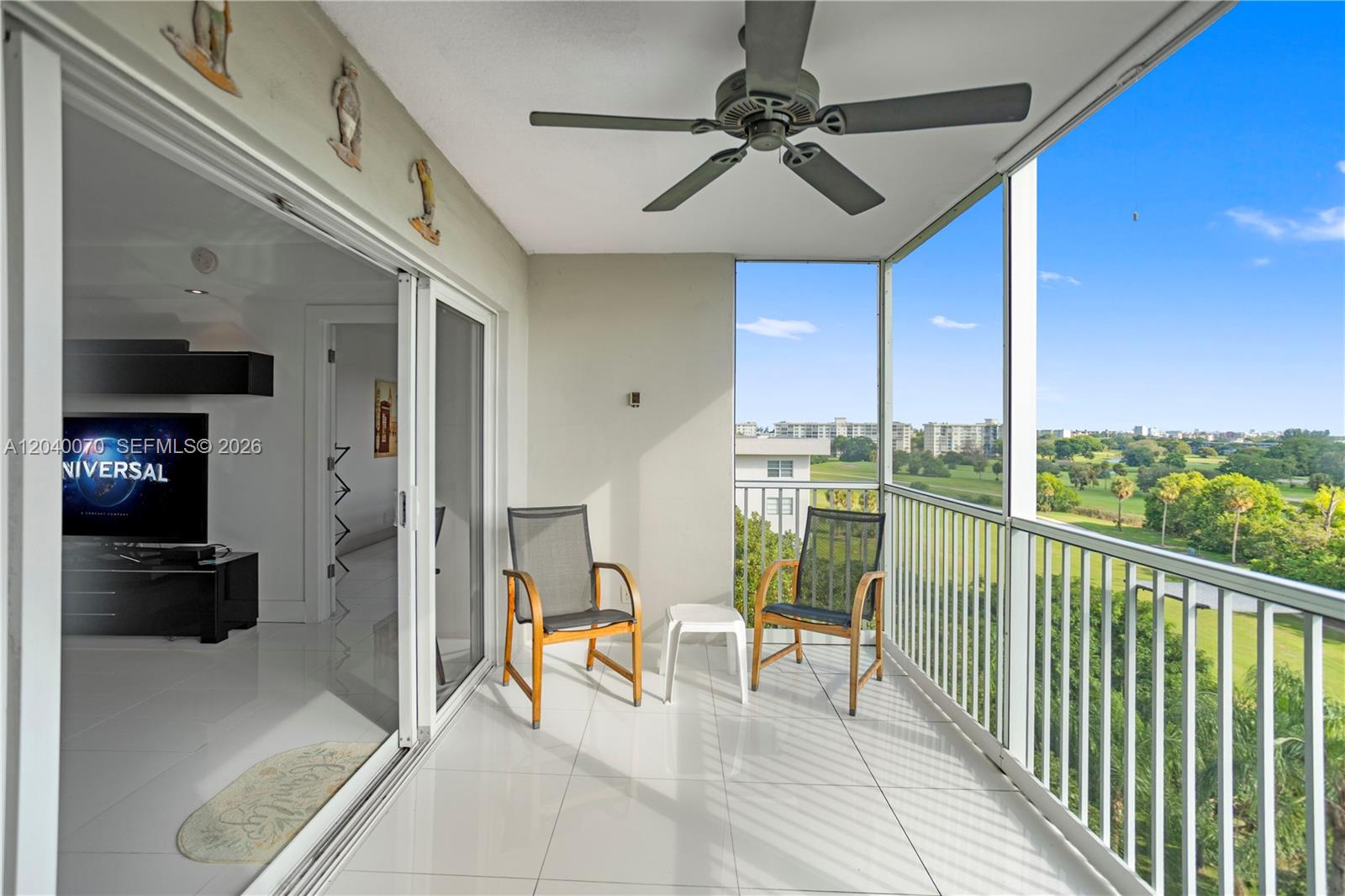 3050 N Palm Aire Drive 710 Property Photo 18