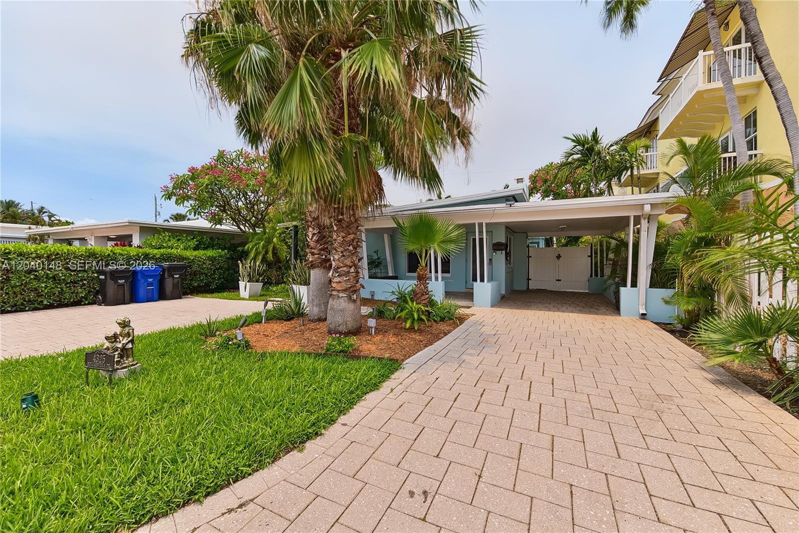 4325 Bougainvilla Drive Property Photo 3