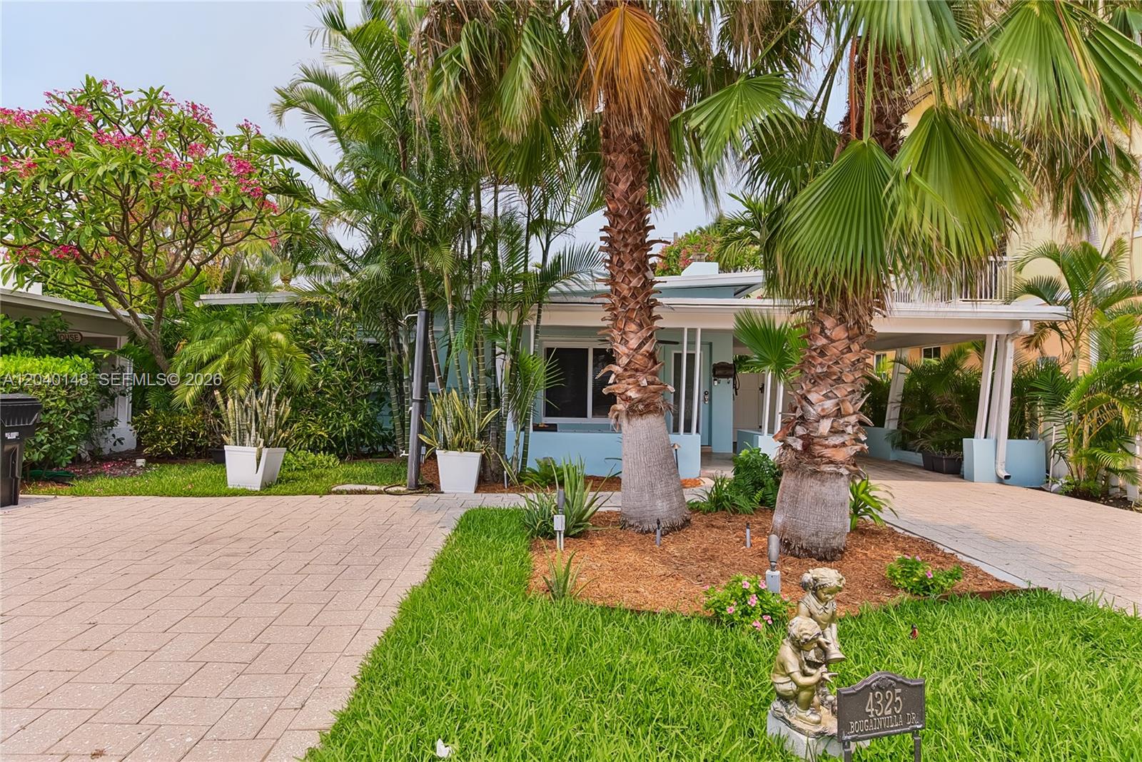 4325 Bougainvilla Drive Property Photo 4