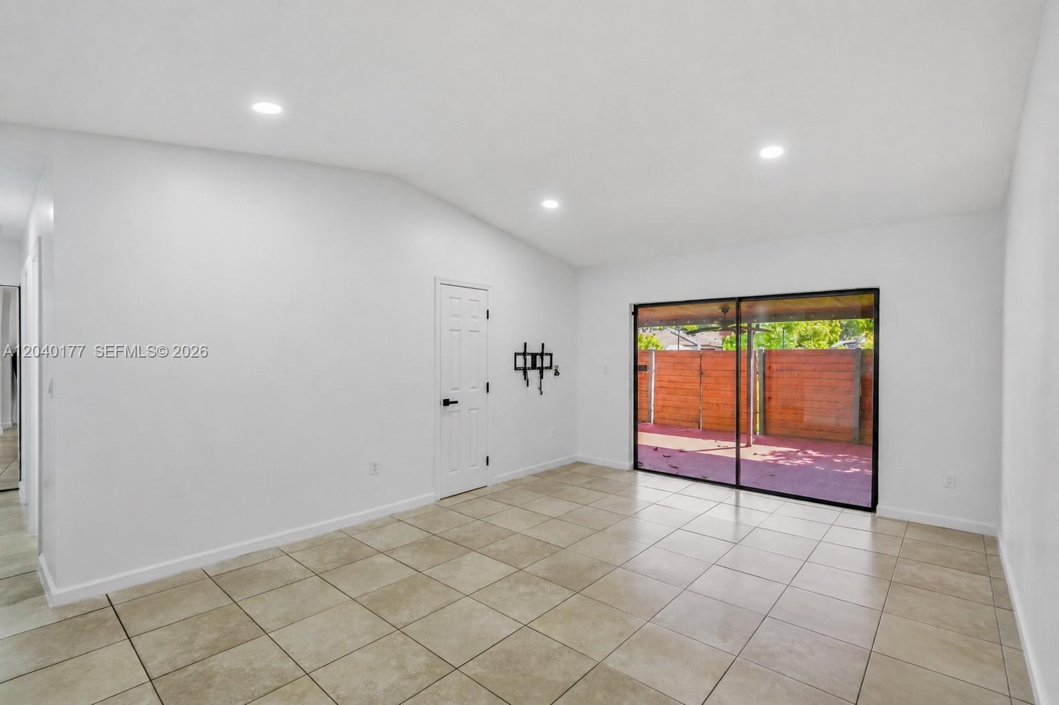 5113 Sw 138th Ave Circle Property Photo 3