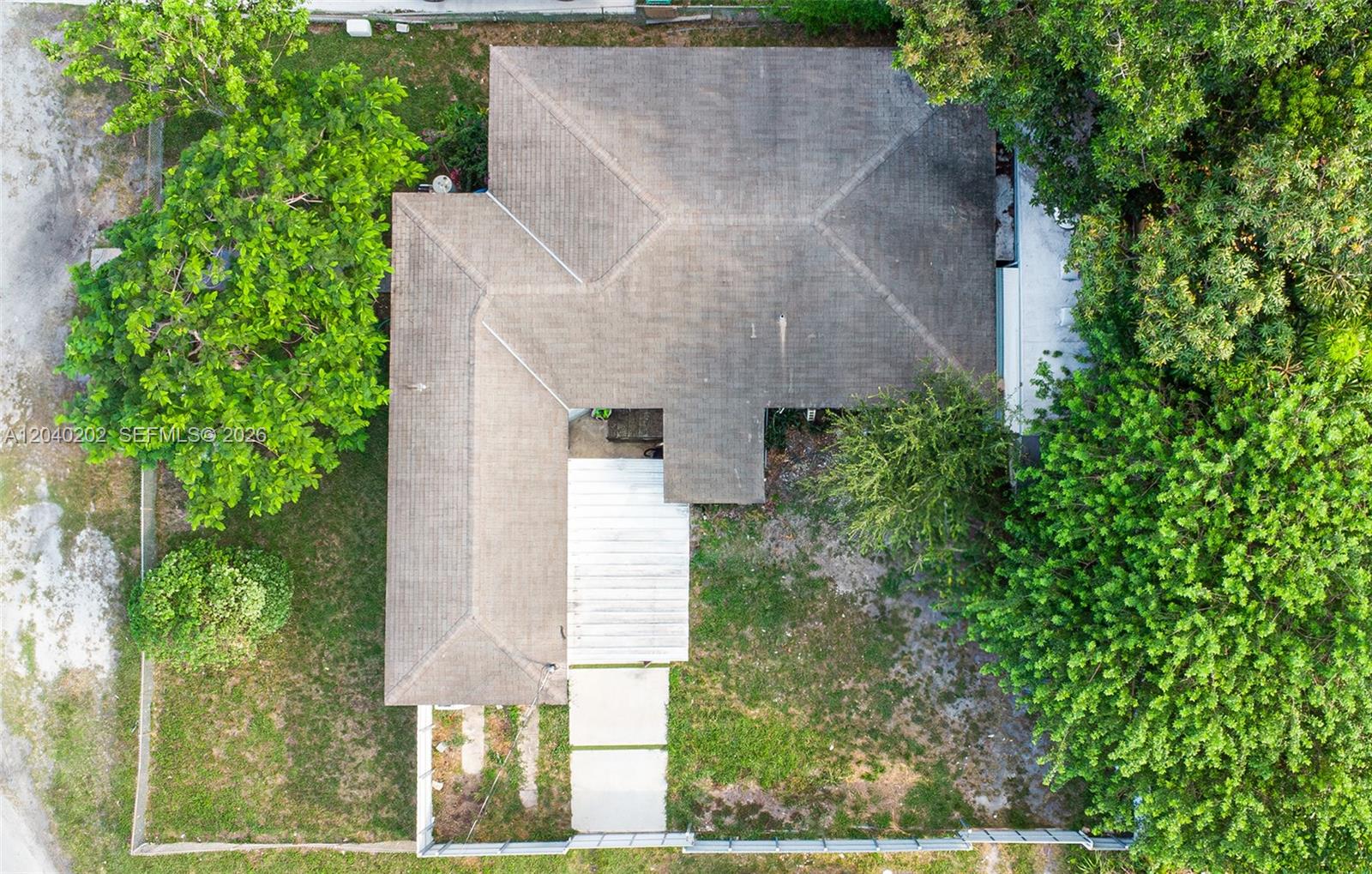 7190 Nw 21st Avenue Property Photo 3