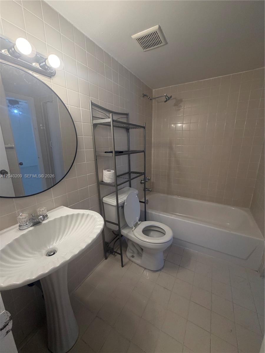 4717 Nw 7th Street 803-10 Property Photo 15