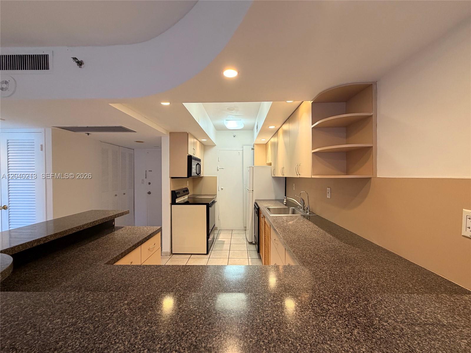 100 Lincoln Road 1410 Property Photo 17