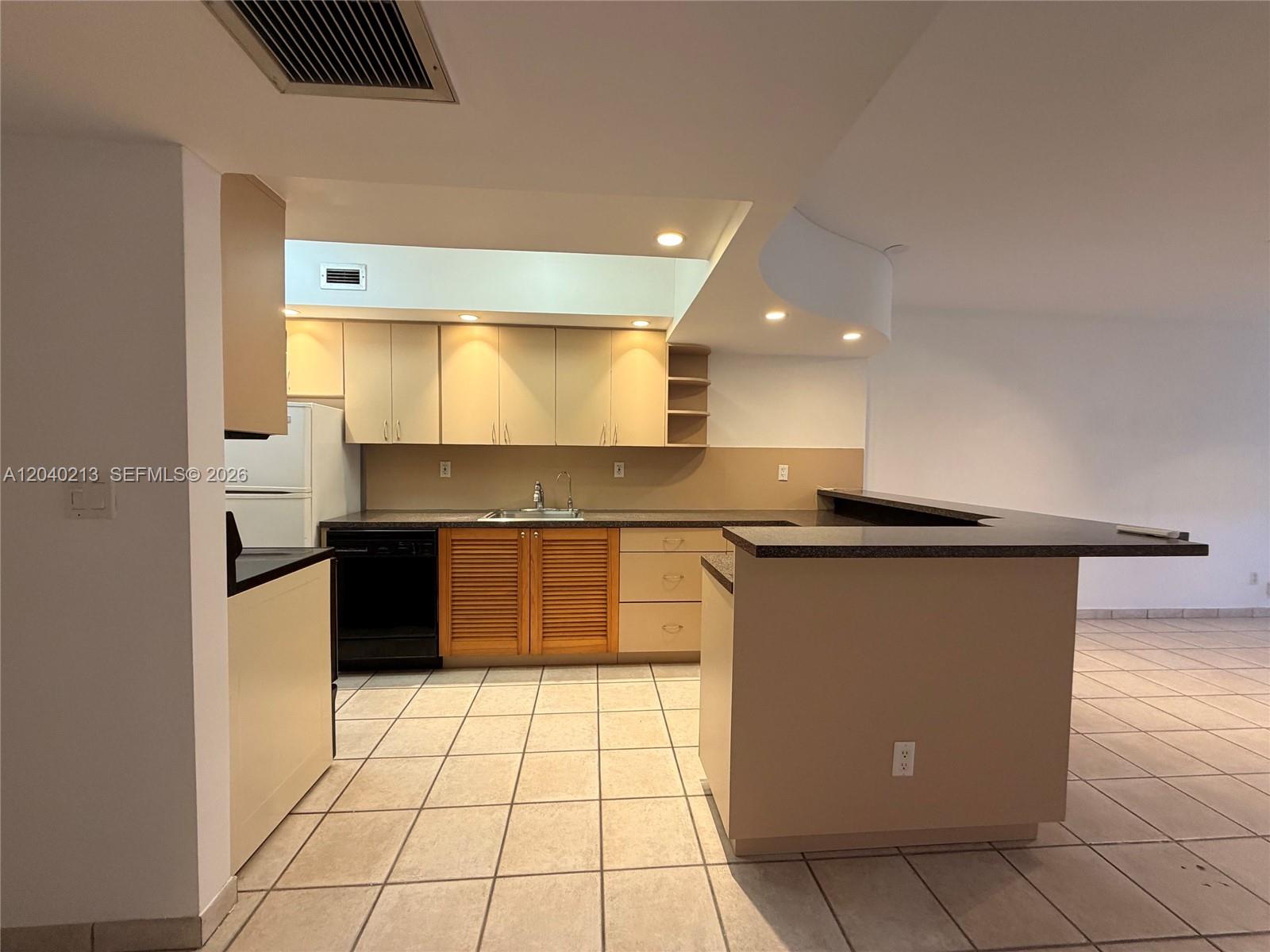 100 Lincoln Road 1410 Property Photo 18