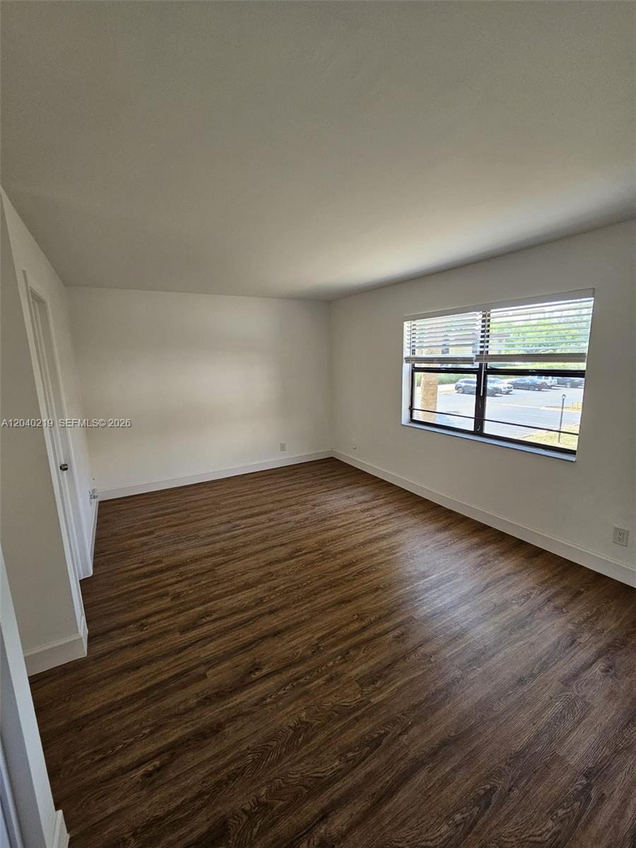 3252 Foxcroft Road 216 Property Photo 4