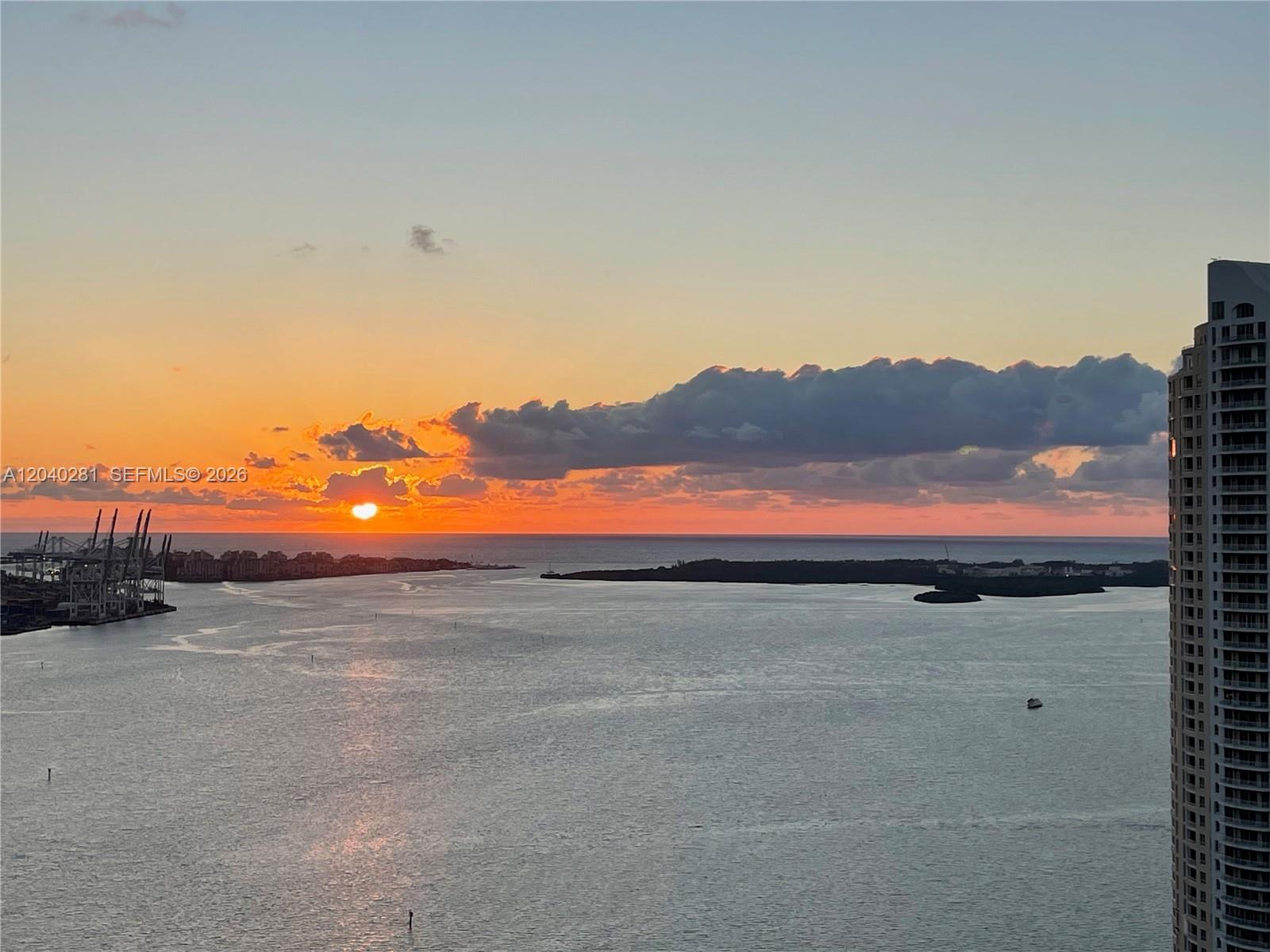 325 S Biscayne Boulevard 3821 Property Photo 16