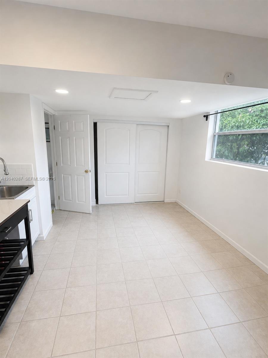 A12040287 Property Photo 9