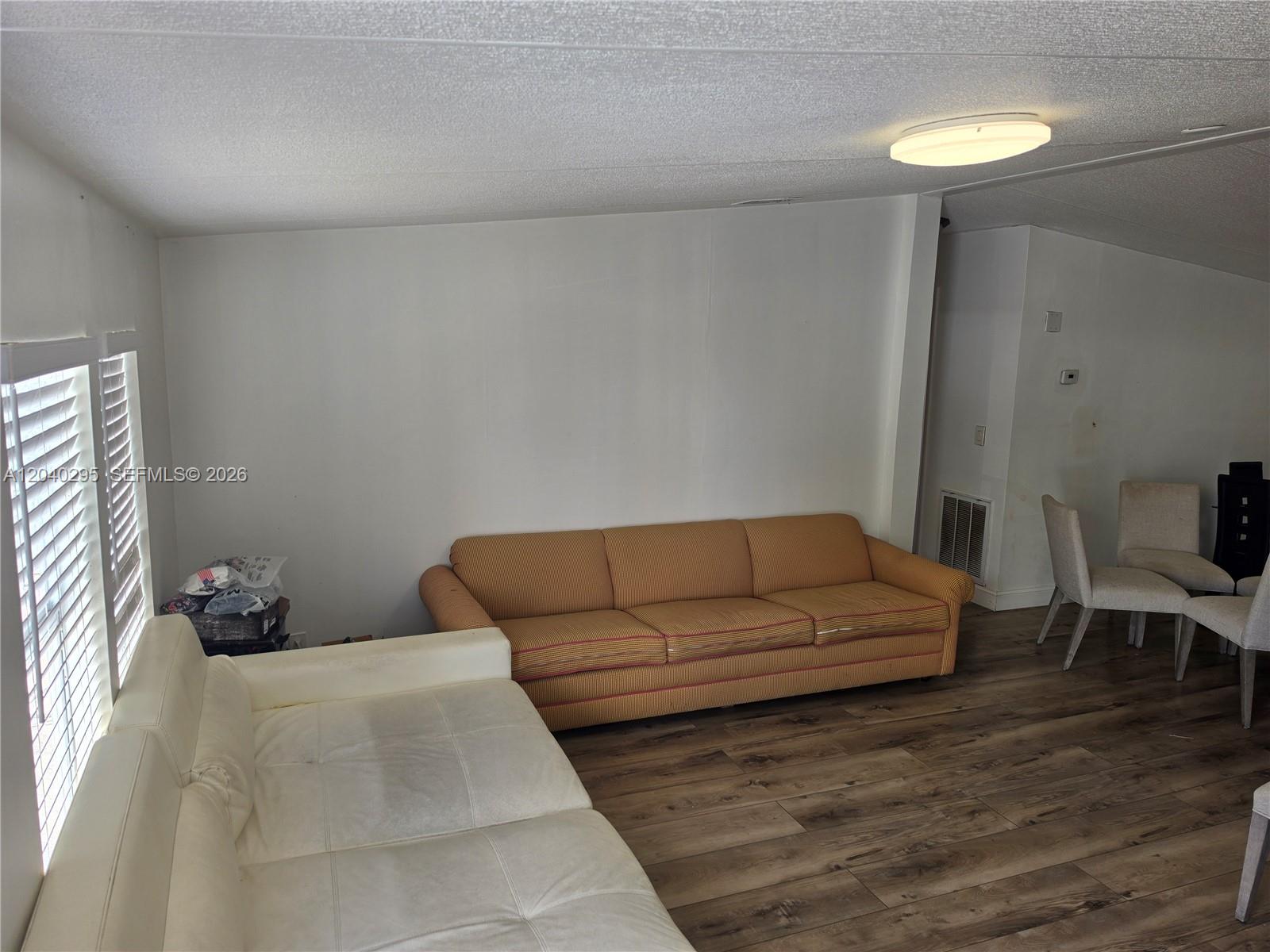 1529 Sw 131 Avenue Property Photo 2